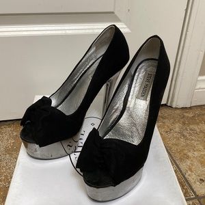 Steve Madden black heels
